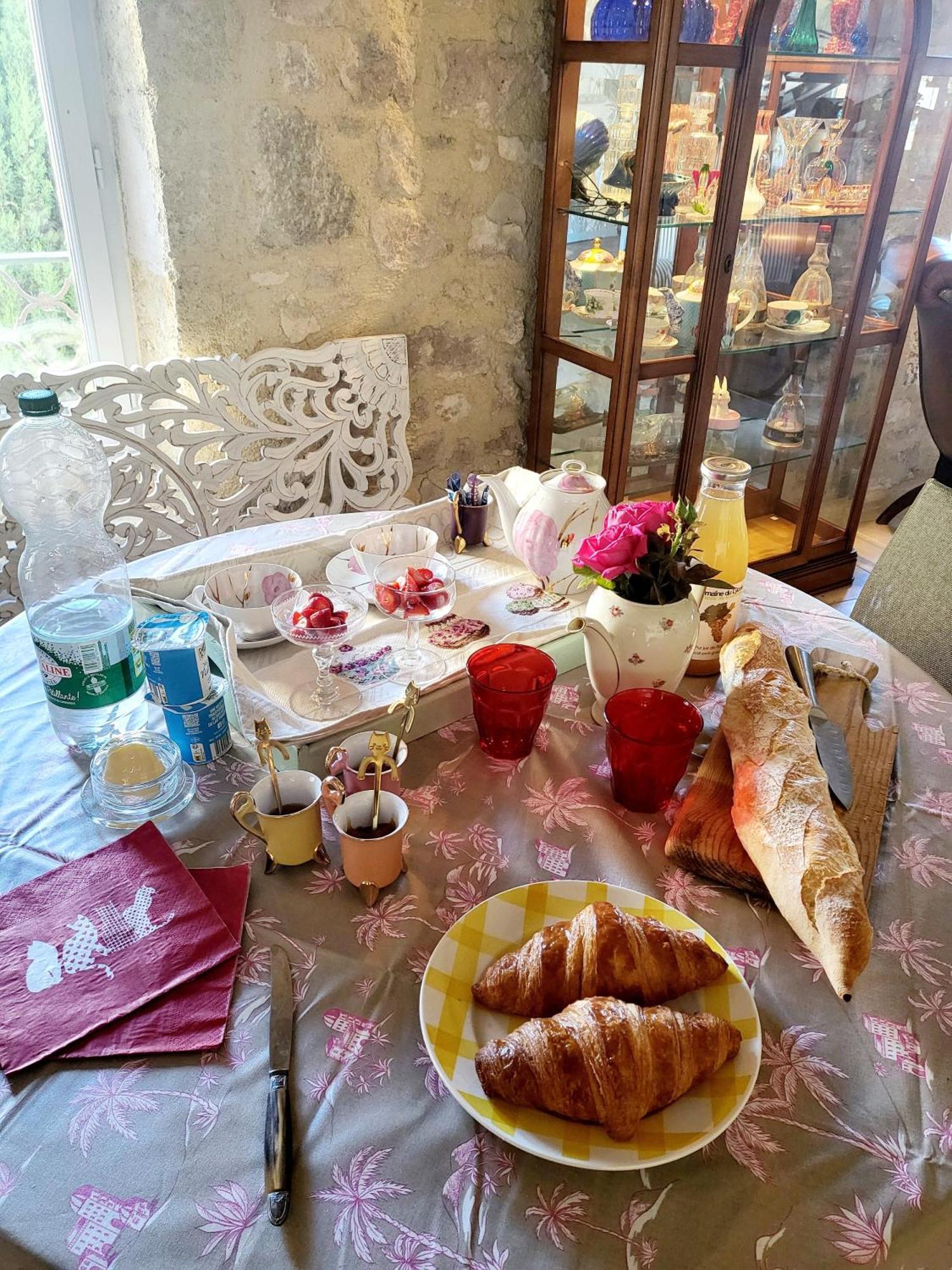 La Rose Du Vent Bed & Breakfast Saint-Pons-de-Mauchiens Екстериор снимка